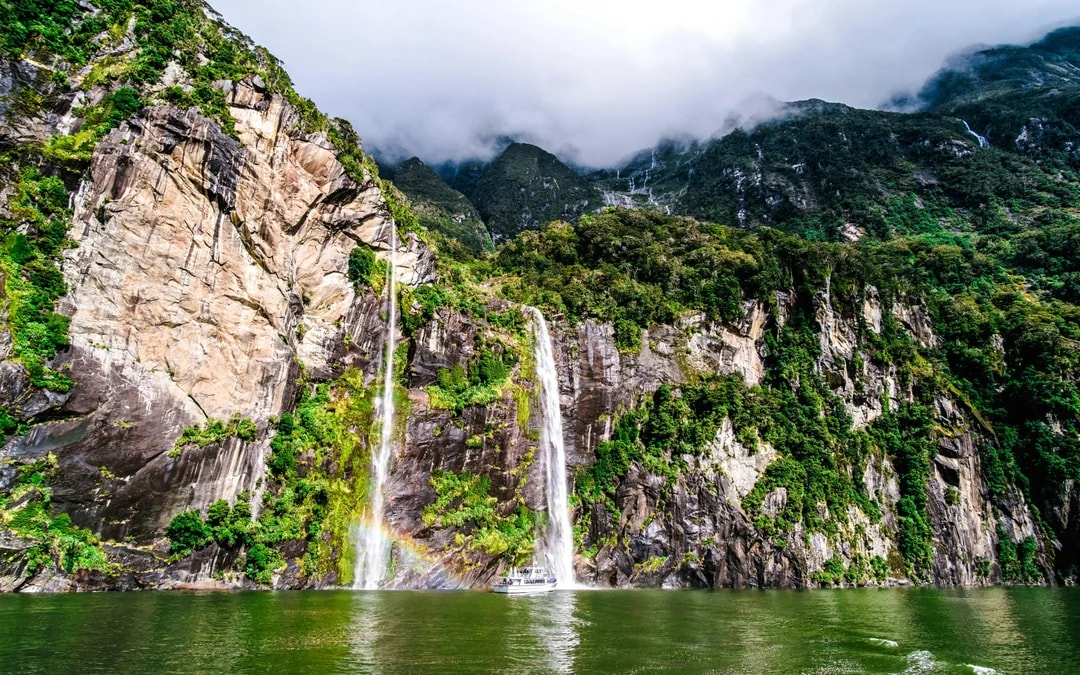 Milford Sound Nature Cruise with the Captain's VIP Lounge Image 6