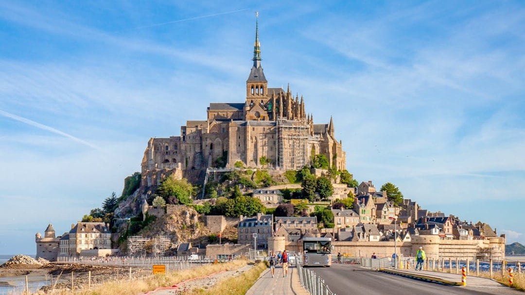 Full-Day Tour of Mont Saint-Michel with Round-Trip Transfers, Paris