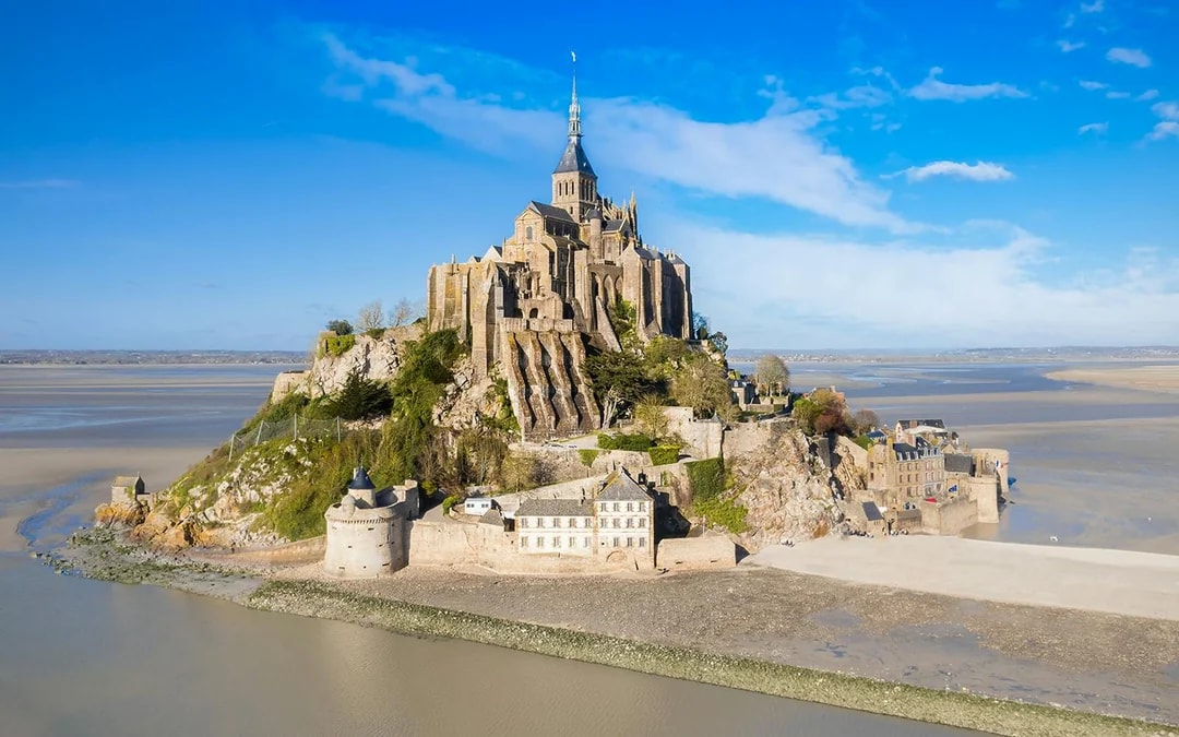 Mont-Saint-Michel Guided Tour of the Island Image 1