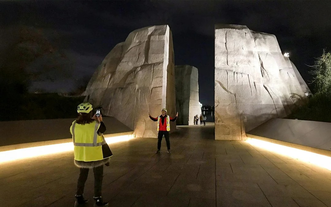 Washington DC Monuments at Night Bike Tour Image 6