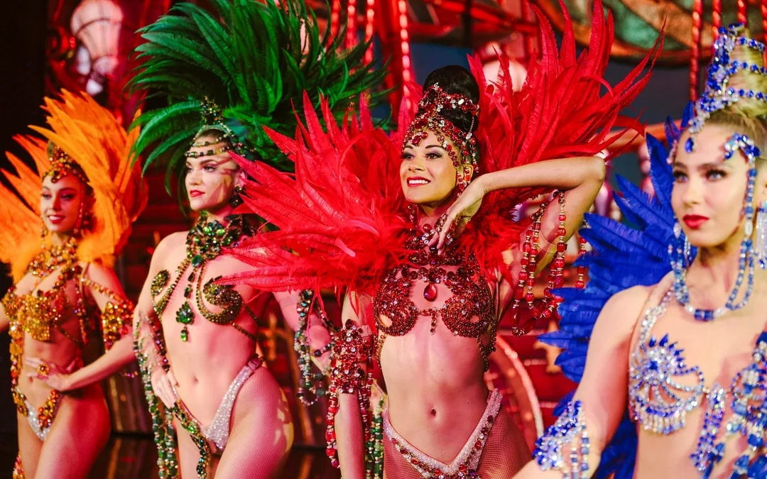 Moulin Rouge Show with Champagne Image 6
