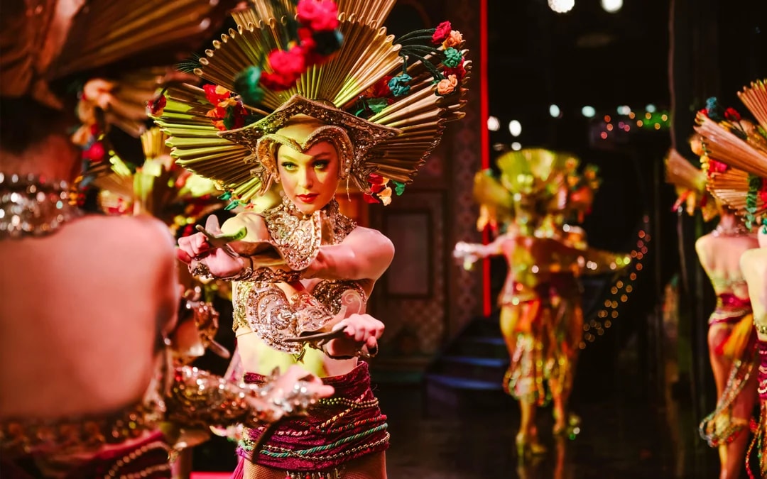 Moulin Rouge Show with Dinner Image 9