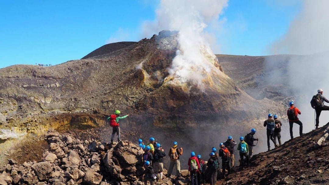 Mount Etna Guided Tour by 4x4 with Wine Tasting