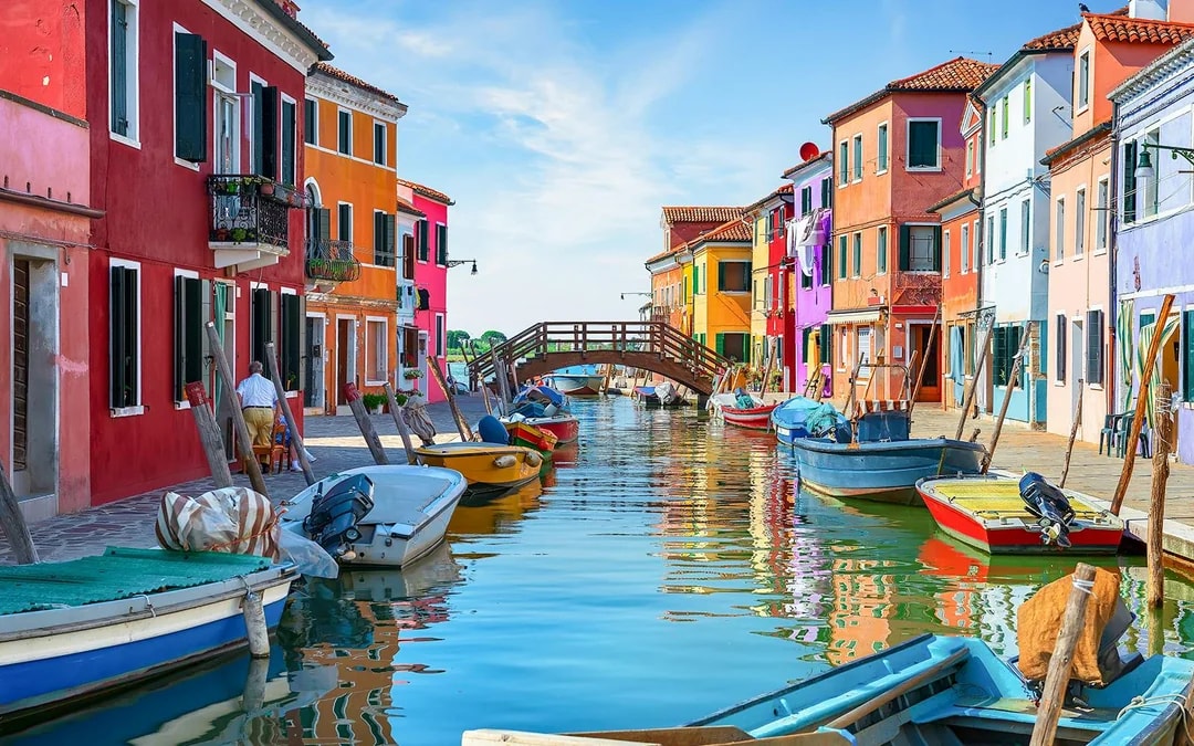 Murano & Burano Islands Boat Tour with Glass Blowing Image 11
