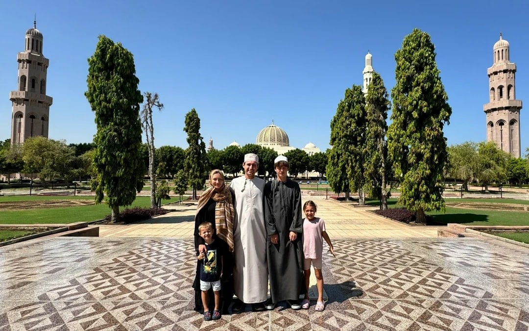 Muscat: Guided Private City Tour with Lunch and Transfers Image 1