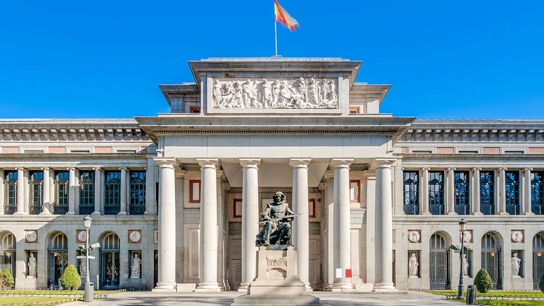Statue of Velázquez in front of Prado Museum, Madrid.