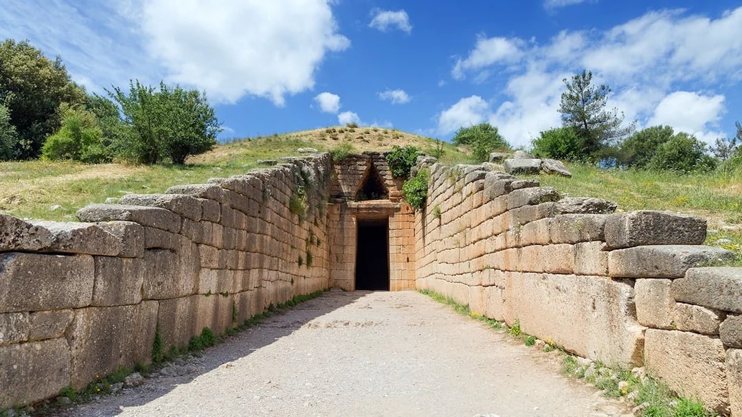 Entrance to the Treasury of Atreus, Mycenae, on the Nafplio-Mycenae-Epidaurus Day Tour from Athens.