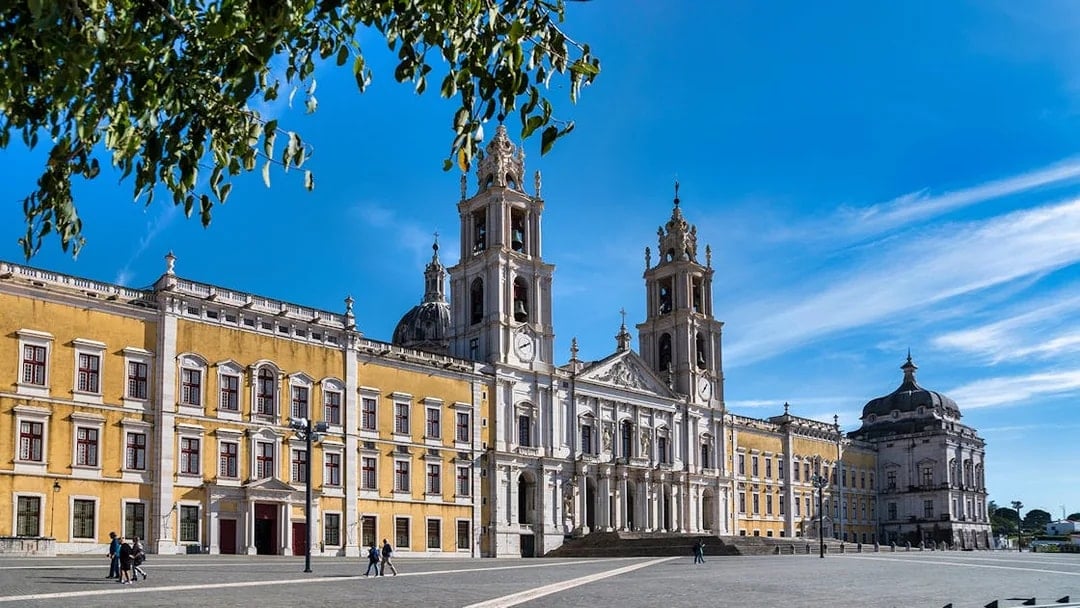 National Palace of Mafra Entry Tickets with Optional Lisbon Card