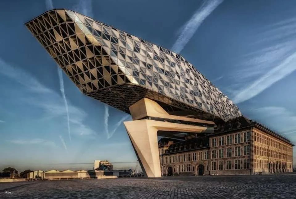 Navigate Antwerp's most Insta-perfect spots with a local