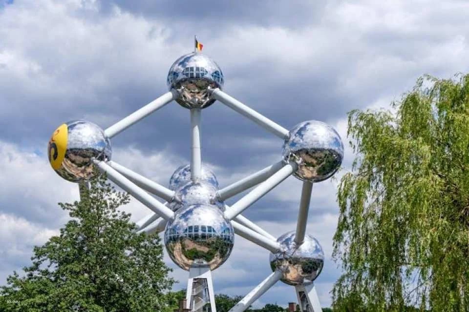 Navigate Brussels's most Insta-perfect spots with a local