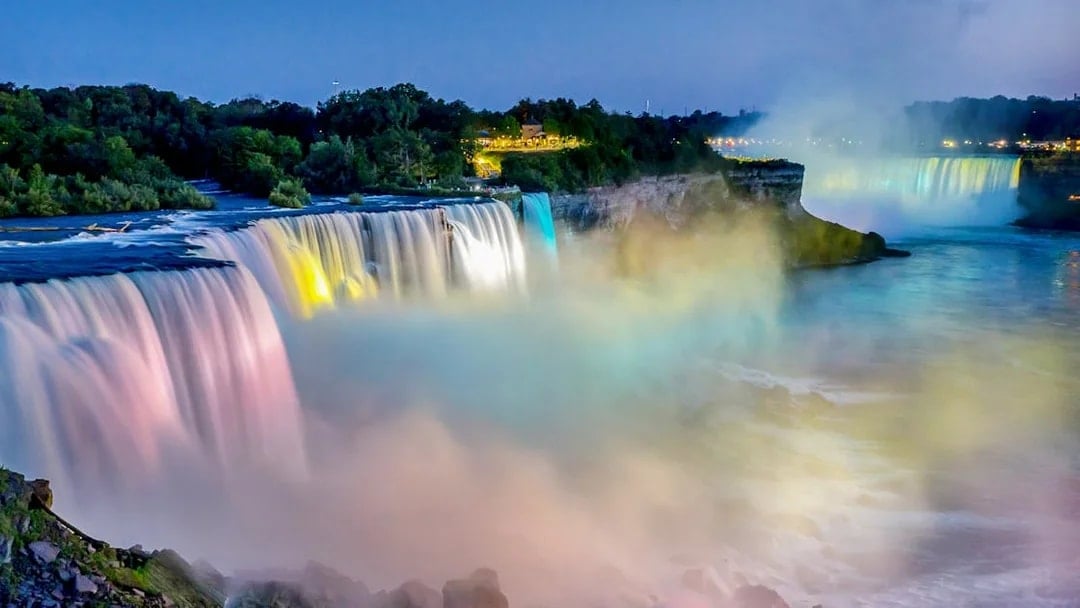 Semi-Private Day & Night Sightseeing Tour of Niagara Falls (Canada) with Cruise & Dinner, Niagara Falls, Canada
