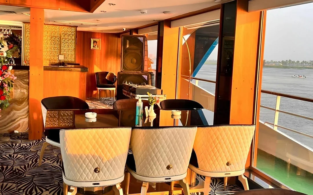 Nile Crystal 4-Star Cairo Sunset Dinner Cruise with Live Entertainment Image 3