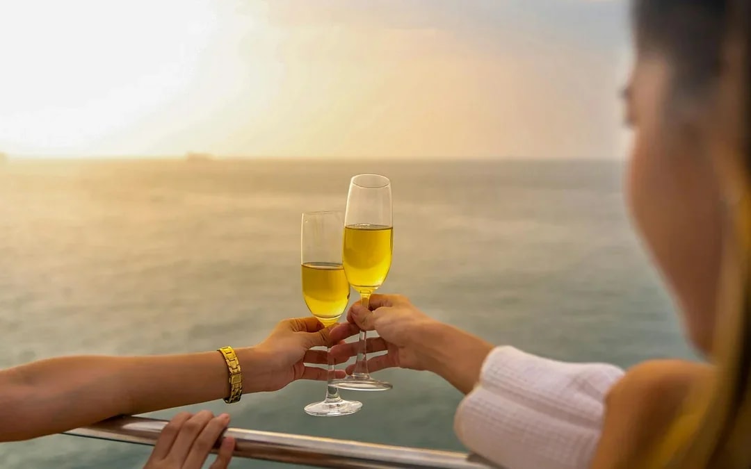 Nile Crystal 4-Star Cairo Sunset Dinner Cruise with Live Entertainment Image 4
