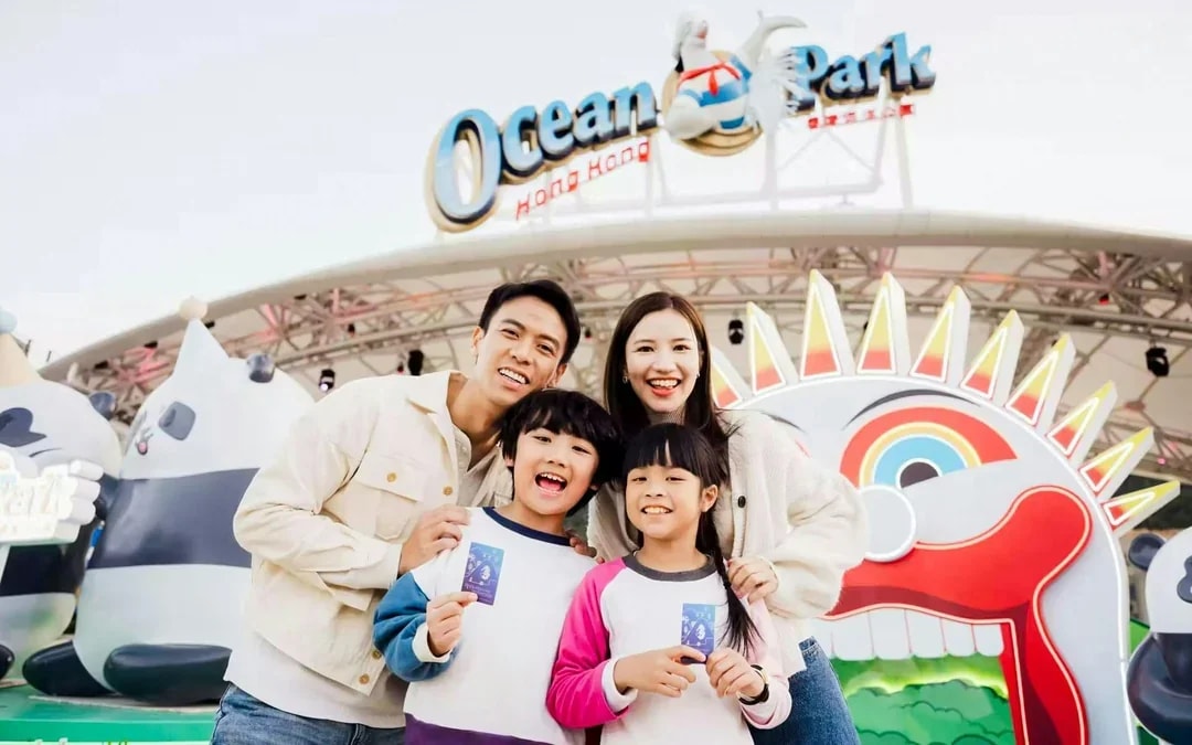 Ocean Park Ticket with Exclusive Giant Panda Twins Encounter Image 11