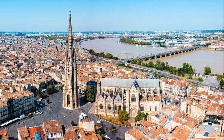 Old Town Bordeaux: Self-Guided City Exploration Game Image 6