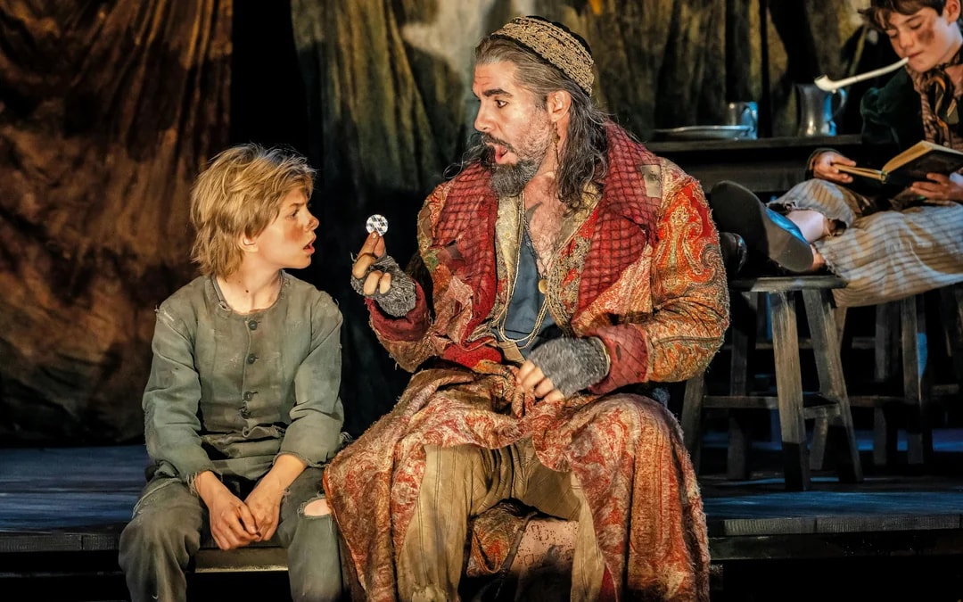 Oliver! Image 5