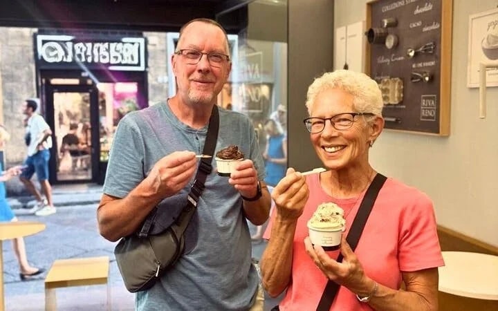 Oltrarno Artisans tour, Wine Windows and Gelato Image 6