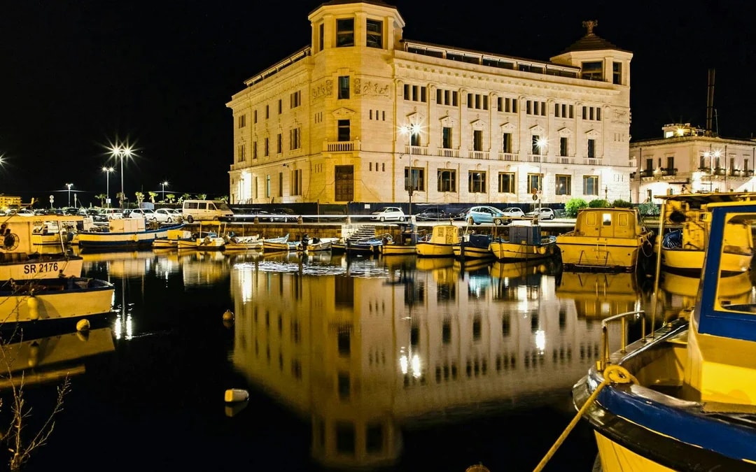 Ortigia: Sunset tour with aperitif on board Image 7