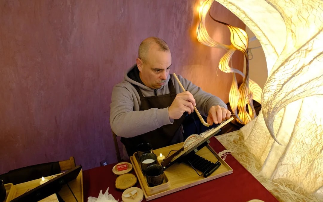 Osaka Washi Paper Lamp Workshop with Artist and a Drink Image 6