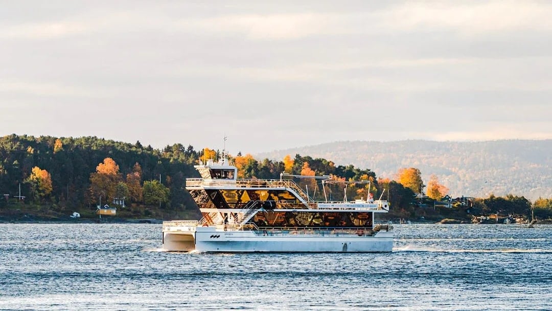 Oslo: Guided Sightseeing Fjord Cruise on Premium Silent Boat