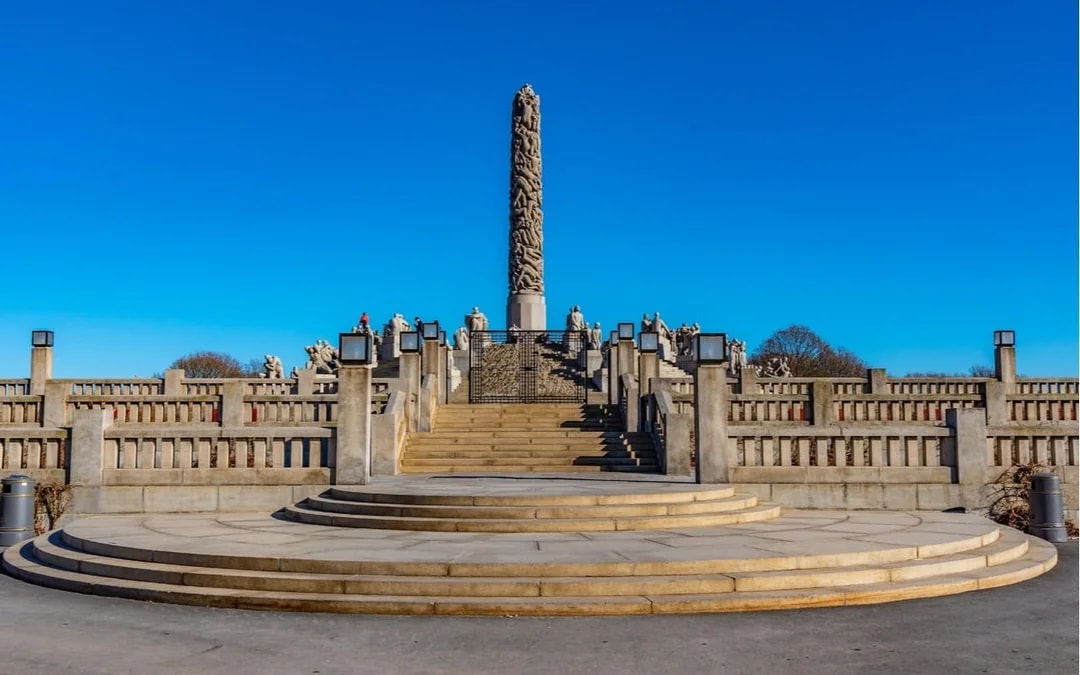 Oslo's Vigeland Park: Self-Guided City Exploration Game Image 8