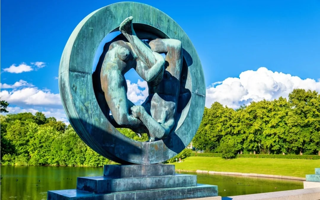 Oslo's Vigeland Park: Self-Guided City Exploration Game Image 9