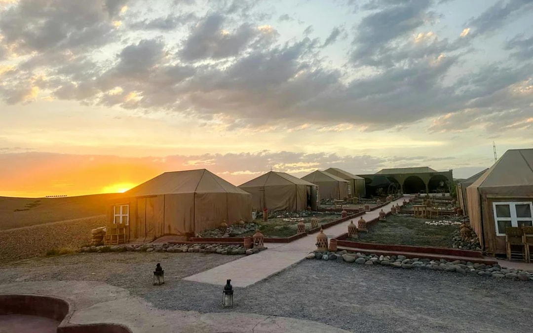 Overnight Agafay Desert Tour with Dinner Show & Pool Access Image 7
