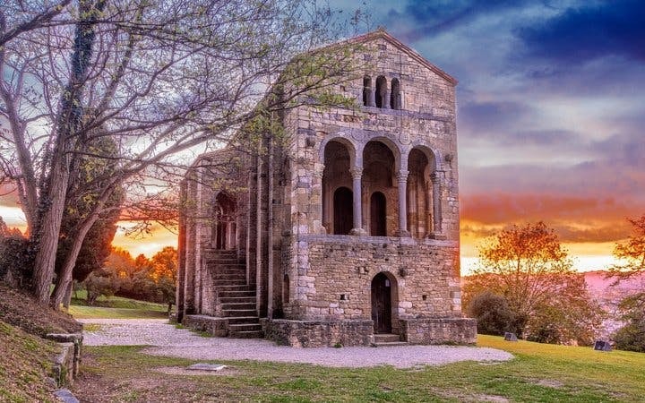 Oviedo Self-Guided Walking Tour on Mobile App Image 2