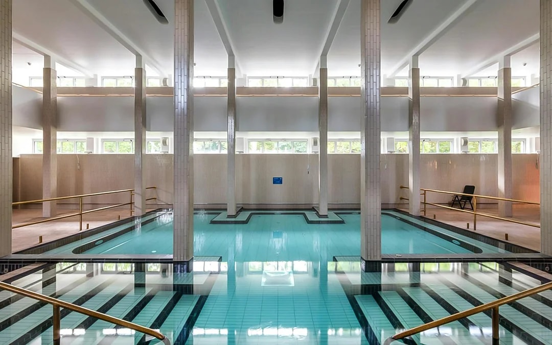 Palatinus Spa: Entry Ticket with Locker or Private Cabin Image 2