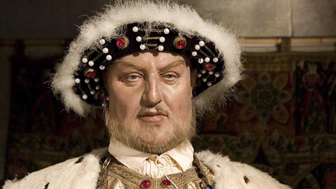Wax figure of a historical figure in regal attire at Panoptikum, Hamburg.