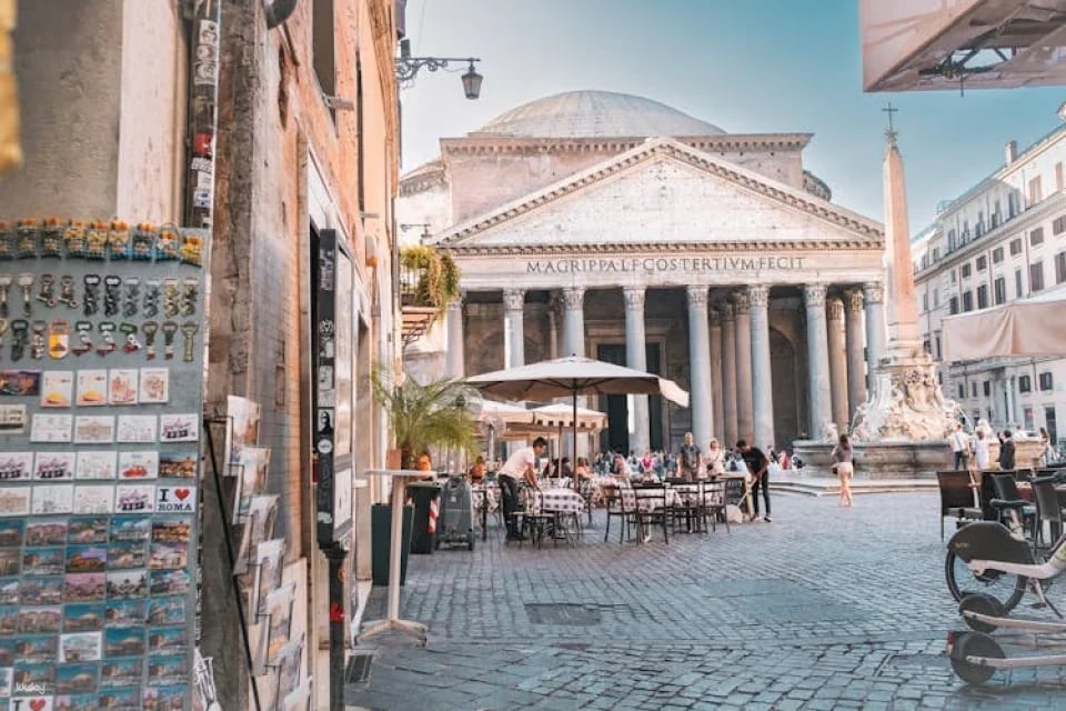 Pantheon fast track entrance tickets with audio guide