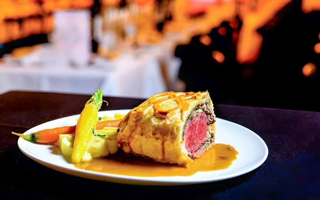 Paradis Latin Show with Lunch and Champagne Image 10