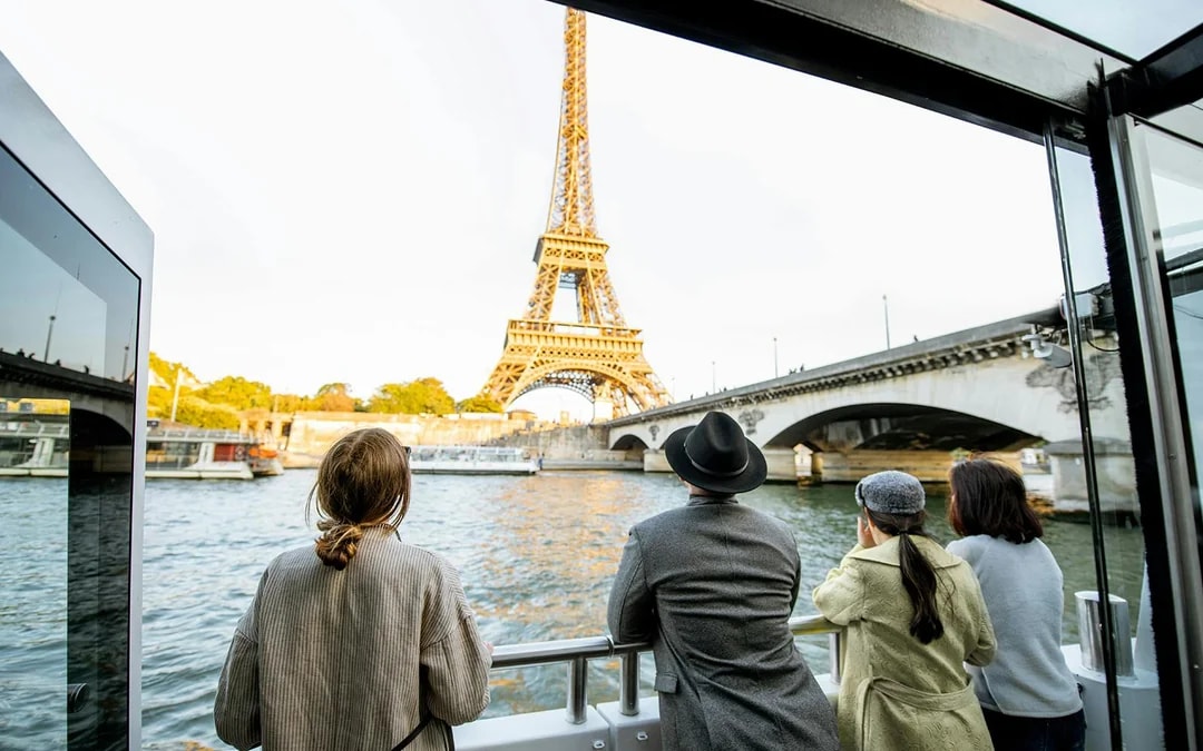 Big Bus: Paris Hop-On Hop-Off Bus Tour + Seine River Cruise Image 7