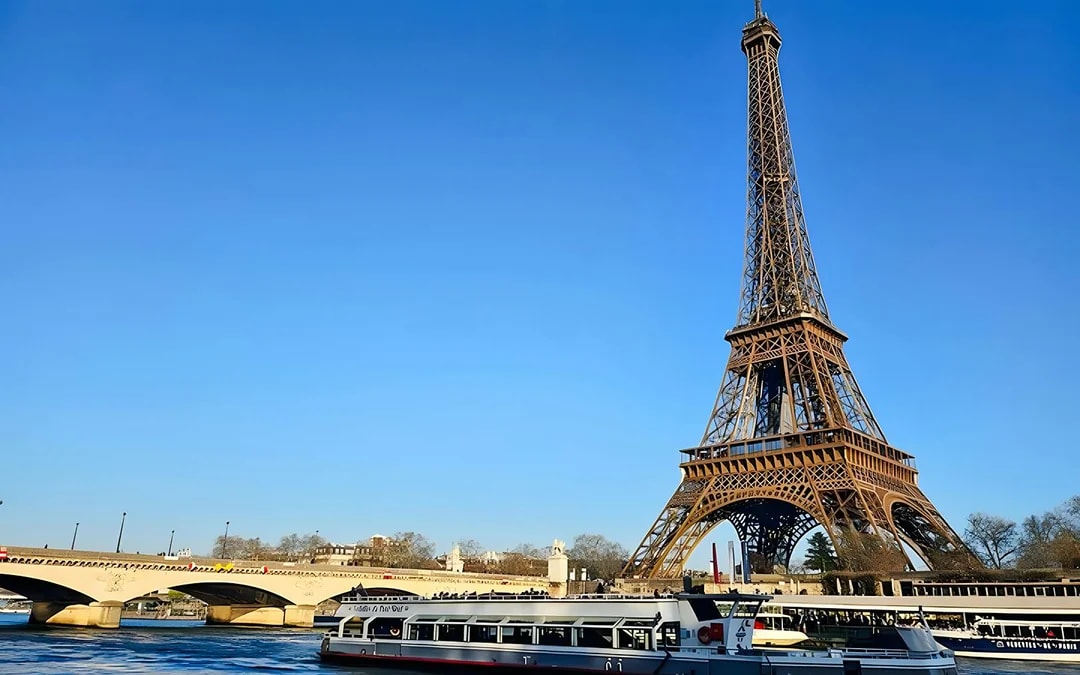 Paris: Canal Saint Martin to Seine River Sightseeing Cruise Image 11