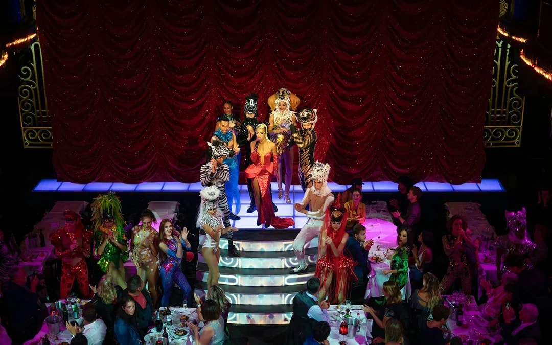 Paris: Christmas Eve Dinner and Cabaret Show Image 7