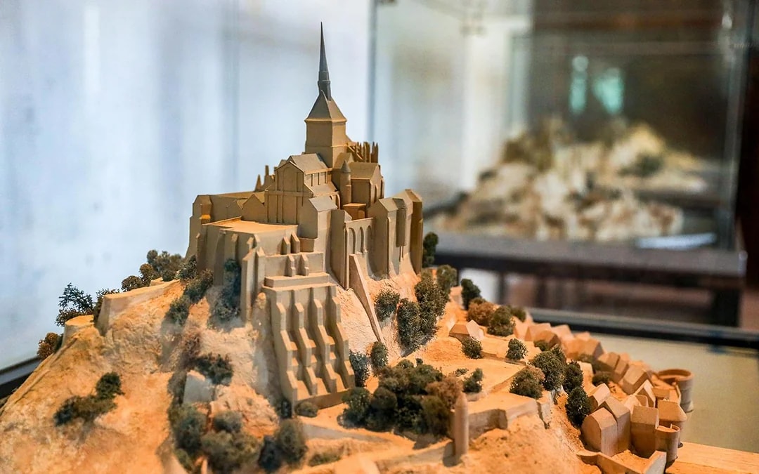 From Paris: Full-Day Guided Tour to Mont-Saint-Michel with Transfers and Abbey Entry Image 6