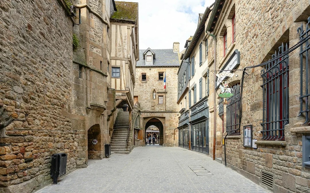 From Paris: Full-Day Guided Tour to Mont-Saint-Michel with Transfers and Abbey Entry Image 10