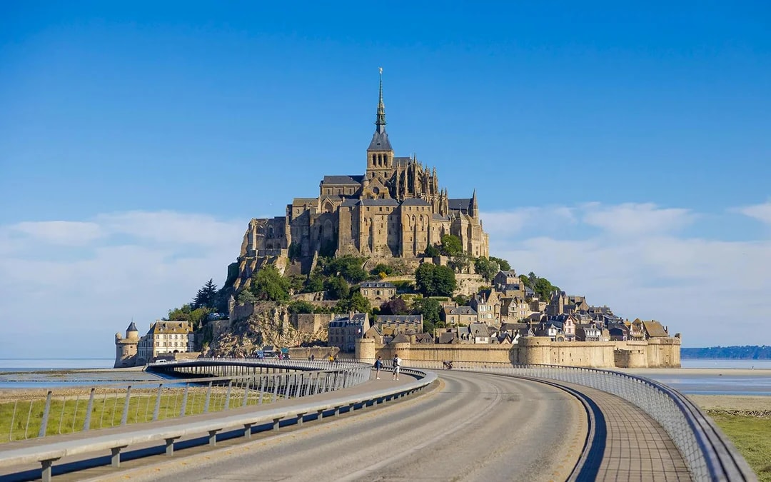 From Paris: Full-Day Guided Tour to Mont-Saint-Michel with Transfers and Abbey Entry Image 3