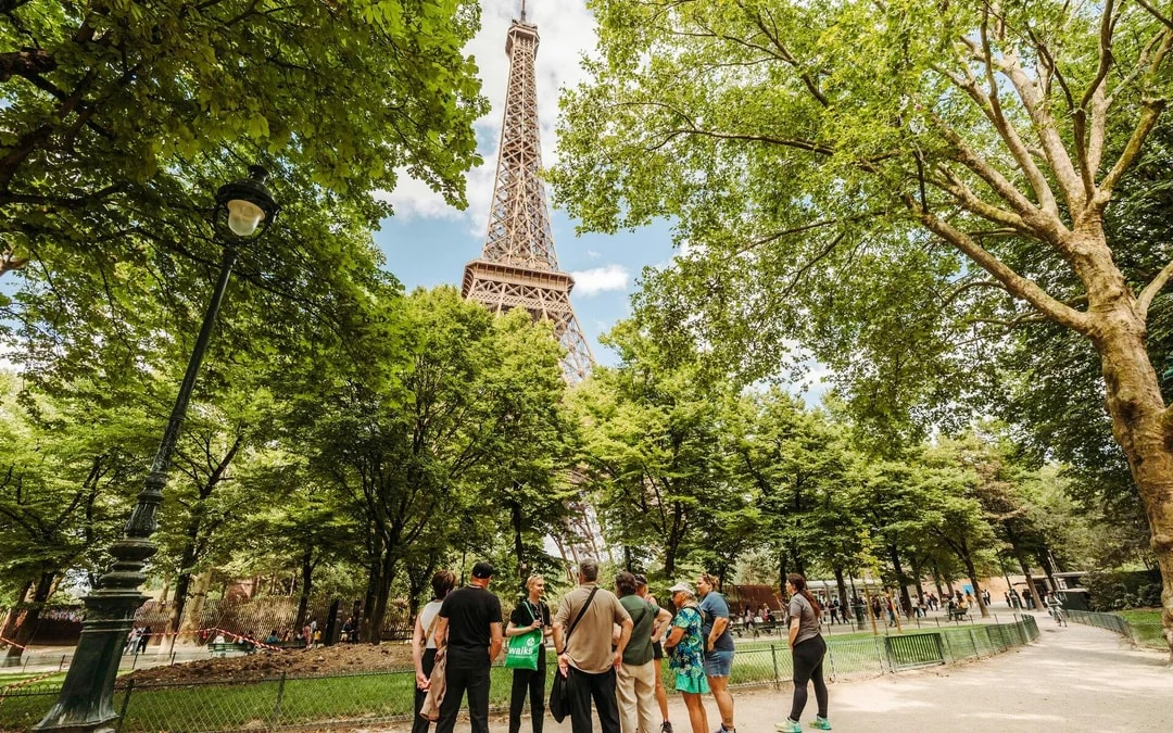Paris in a Day with Louvre or Orsay, Eiffel Tower, City Walk & Cruise Image 12
