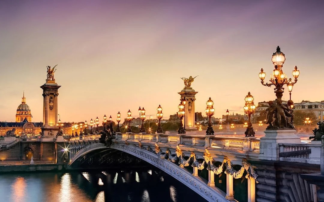 Paris: Seine River Sightseeing Sunset Cruise with Champagne Image 8