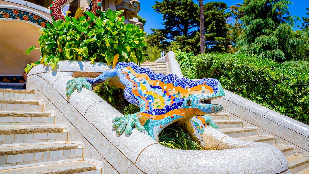 Mosaic lizard sculpture at Park Güell, Barcelona, part of Combo: Park Güell + Sagrada Familia tour.