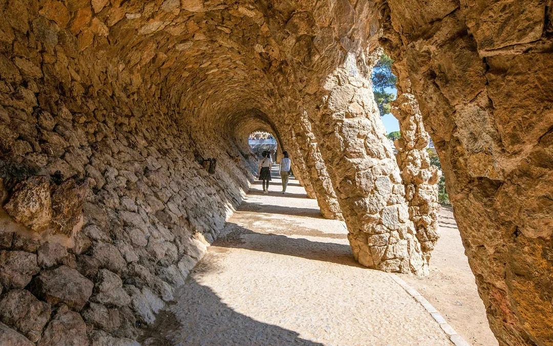 Park Güell Small Group Guided Private Tour with Skip-the-Line Tickets Image 5