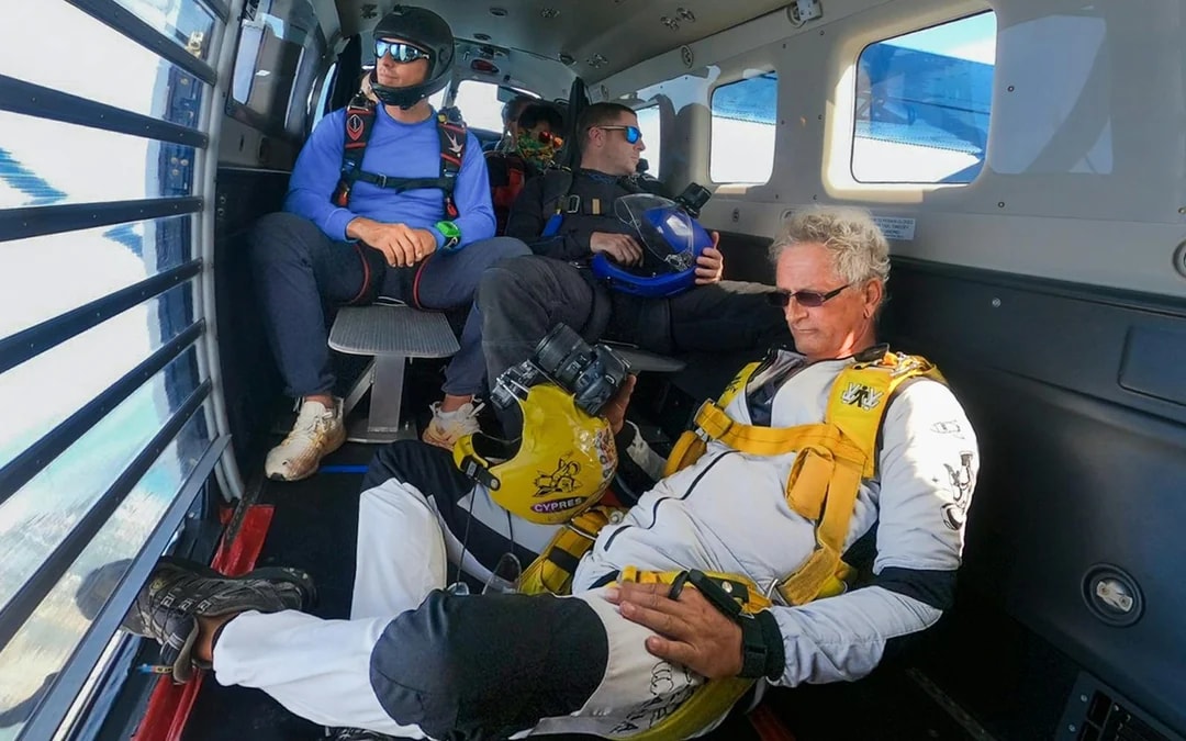 Ocean View Tandem Skydive in Pattaya: 13,000 ft Jump with Hotel Transfers Image 8