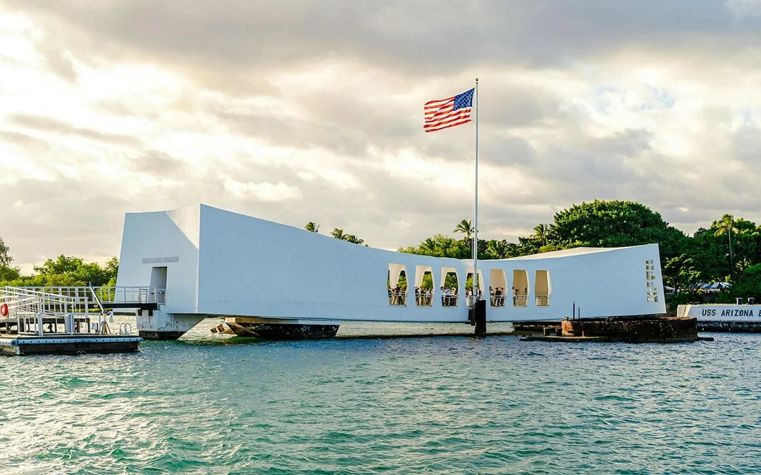 Pearl Harbor USS Arizona Memorial Tickets with Transportation Image 1