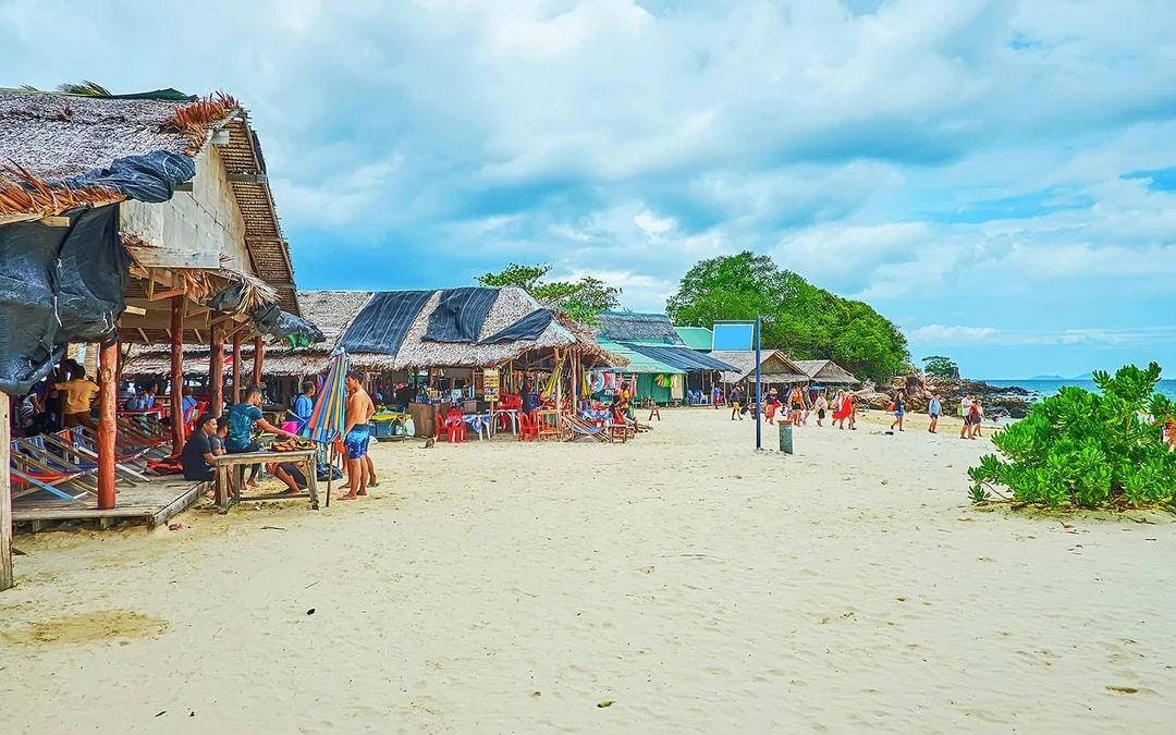 By Speedboat: PhiPhi, Khai Island, Pi Leh Lagoon & Viking Cave Tour with Park Fees Image 9