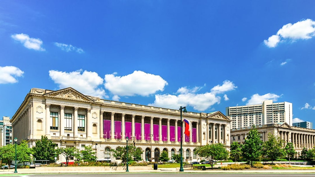 Parkway Central Library in Philadelphia, Pennsylvania, with neoclassical architecture.