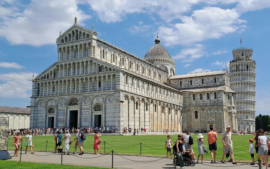 Guided Tour of Field of Miracles with Leaning Tower Climb Image 1