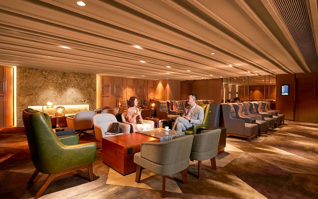 Plaza Premium First Class Lounge with Infinity Room at Hong Kong International Airport (Gate 1) Image 2