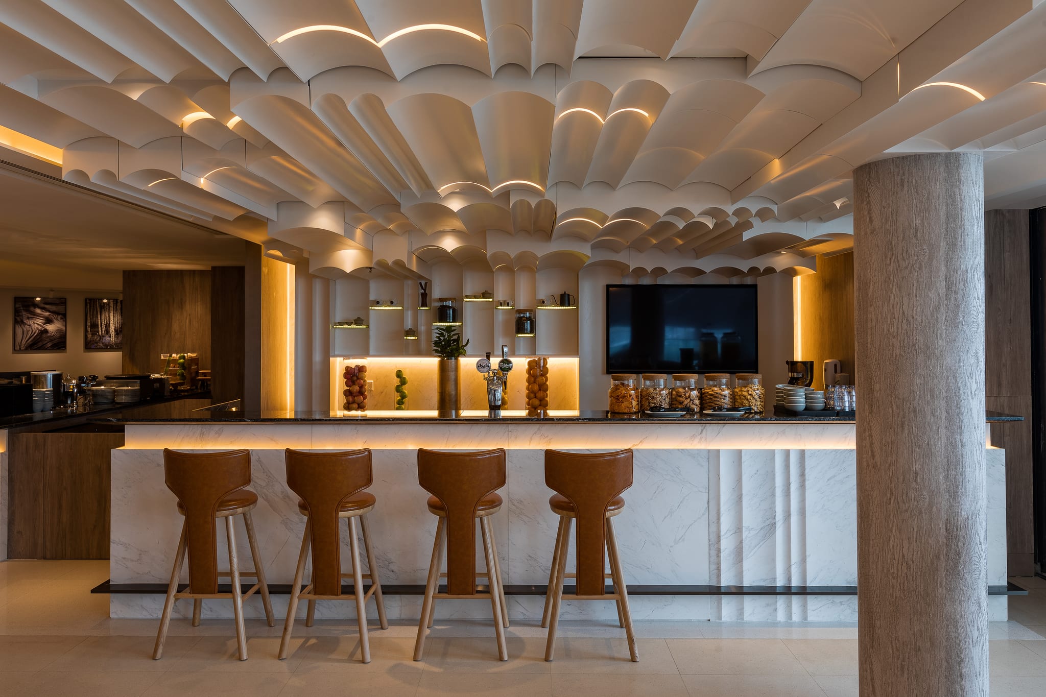 Plaza Premium Lounge (Gate 60) Hong Kong International Airport