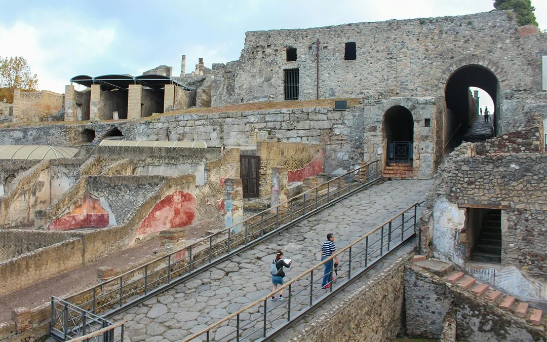 Pompeii Skip-the-Line Guided Tour with an Archaeologist Image 9